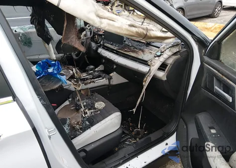 2025 Mitsubishi Outlander Se 2.5 2Wd z USA, uszkodzony, nr VIN JA4J3VA85SZ020587